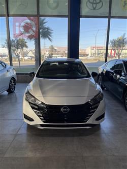 نيسان فيرسا